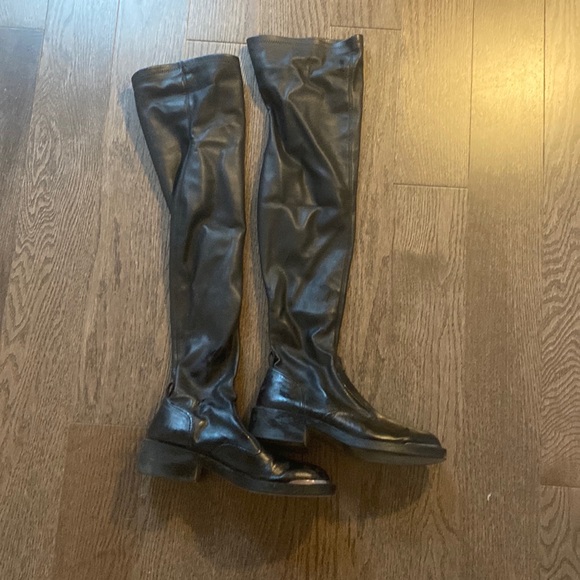 Zara over the knees black faux leather boots - Picture 2 of 8